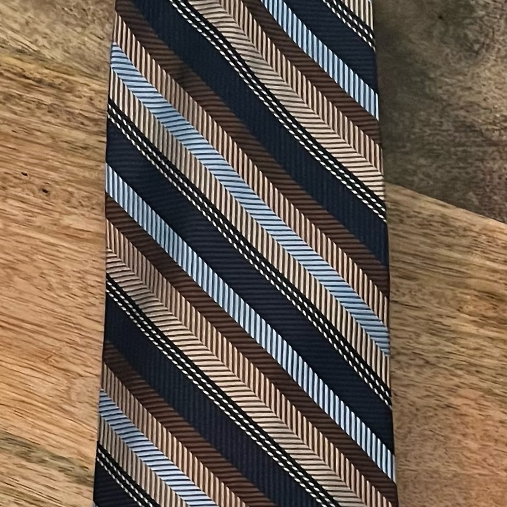 JOS A. BANK MEN’S BROWN, TAN, NAVY, & LIGHT BLUE 100% SILK NECKTIE/PRE-OWNED/MOD